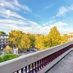 Skylife Art Gallery Loft - Riverfront Art Sanctuary