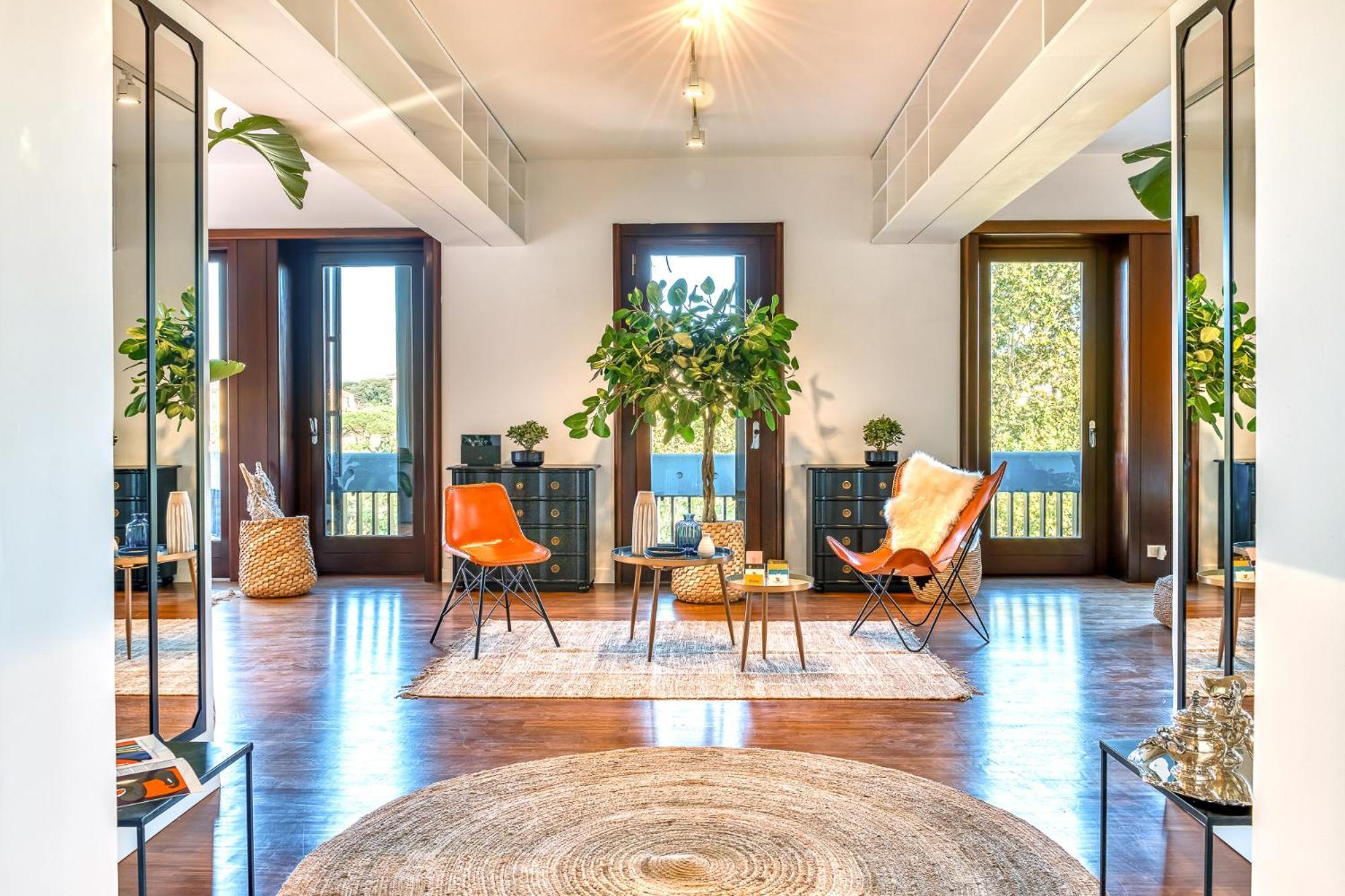 Skylife Art Gallery Loft - Riverfront Art Sanctuary Roma
