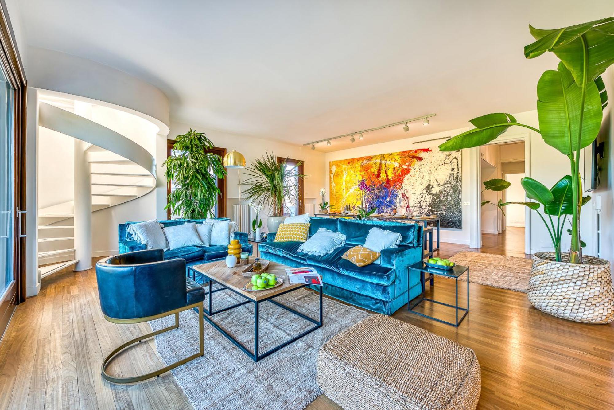 Skylife Art Gallery Loft - Riverfront Art Sanctuary * Roma