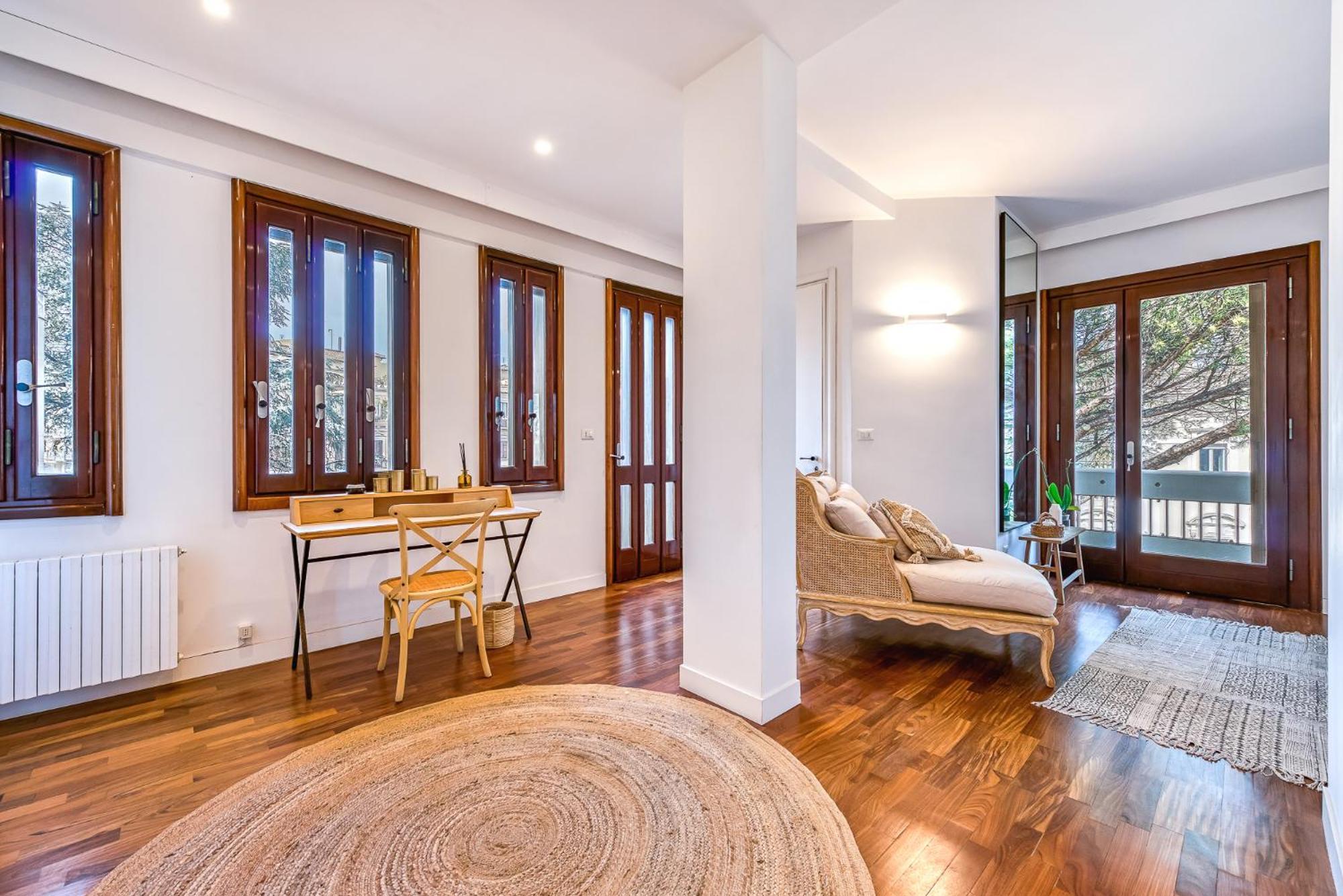 Skylife Art Gallery Loft - Riverfront Art Sanctuary * Roma