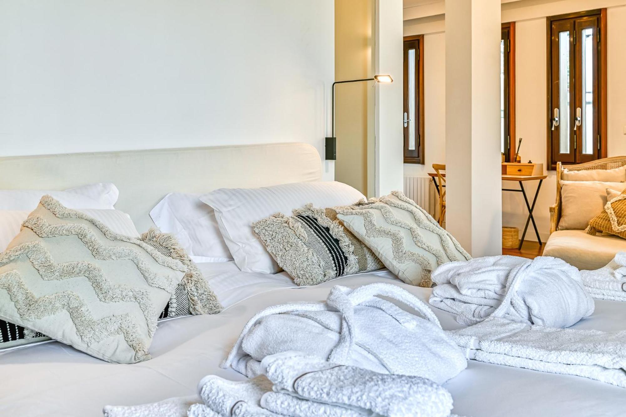 Skylife Art Gallery Loft - Riverfront Art Sanctuary Appartamento *